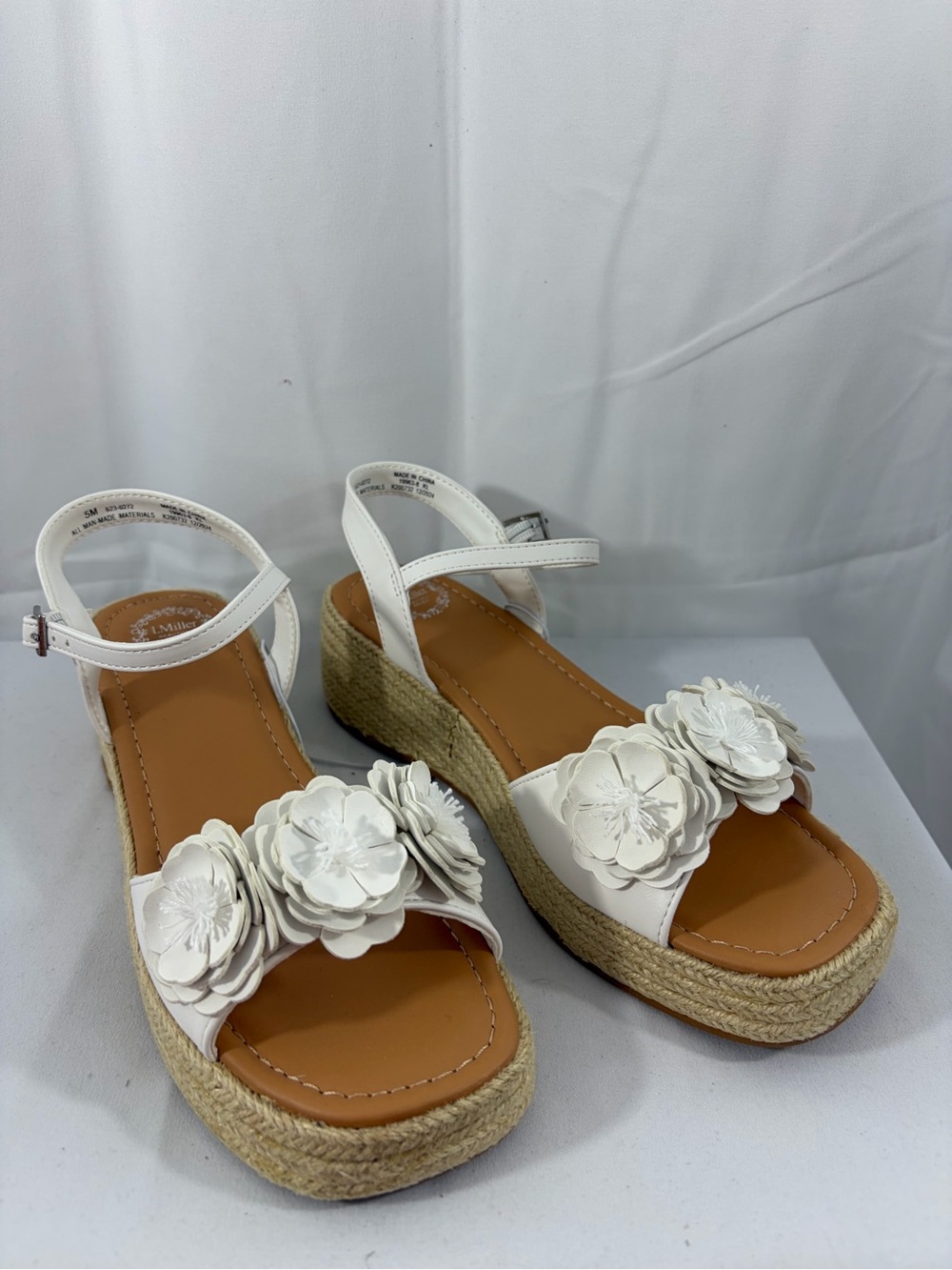 NWT I. Miller Women’s Size 5 White Floral Platform Espadrille Sandals